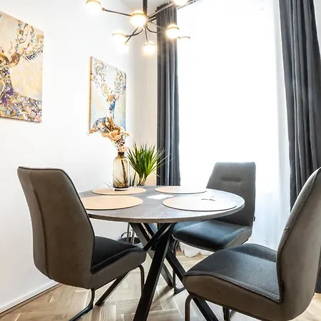 Comfortable, Balcony Apartment - Quick Access To Vienna'S Old Centre Extérieur photo