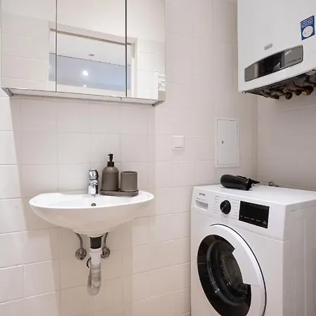 Comfortable, Balcony Apartment - Quick Access To Vienna'S Old Centre Extérieur photo