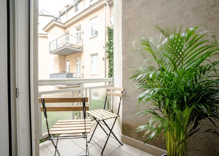 Comfortable, Balcony Apartment - Quick Access To Vienna\'S Old Centre